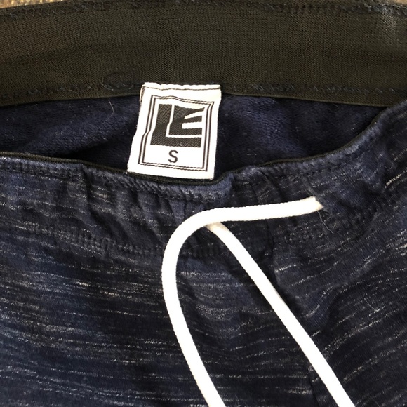 LIKE NEW Devil's Lake sweatpants - Picture 4 of 5